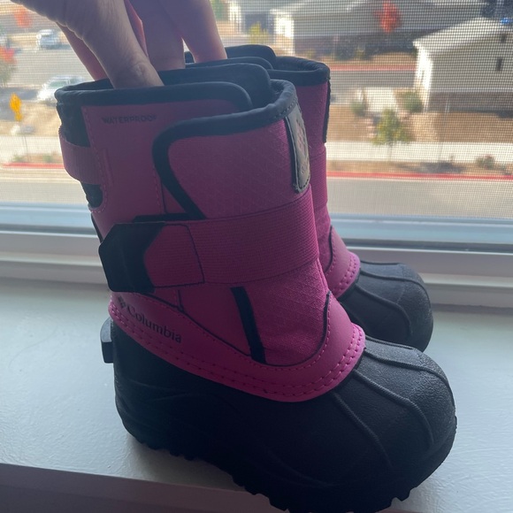 Columbia bugaboot Celsius strap snow boot size 7 toddler - Picture 3 of 6